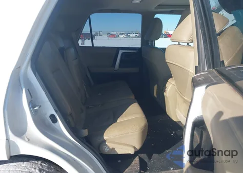 2010 Toyota 4Runner Sr5 V6 z USA, uszkodzony, nr VIN JTEBU5JR1A5010737